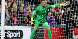 MILTON KEYNES, ENGLAND - FEBRUARY 13:  Ashlyn Harris of the USA in action during a Women's International Friendly match between England and the USA at Stadium mk on February 13, 2015 in Milton Keynes, England.  (Photo by Matt Lewis - The FA/The FA via Getty Images)
