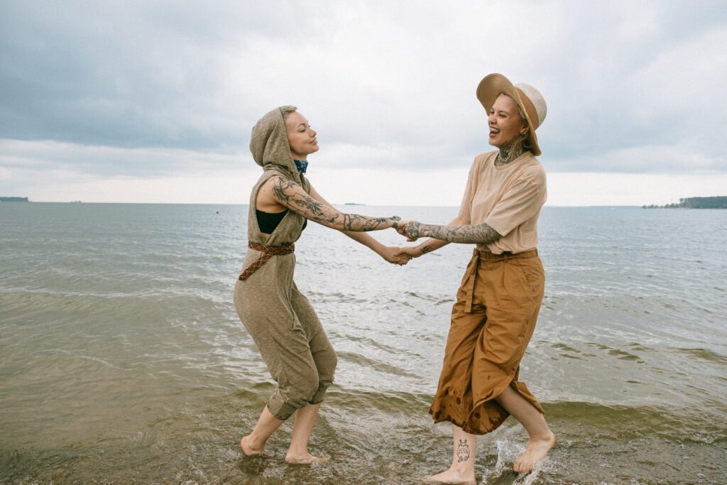 Safe Ways to Meet Other Lesbians During the Coronavirus Pandemic