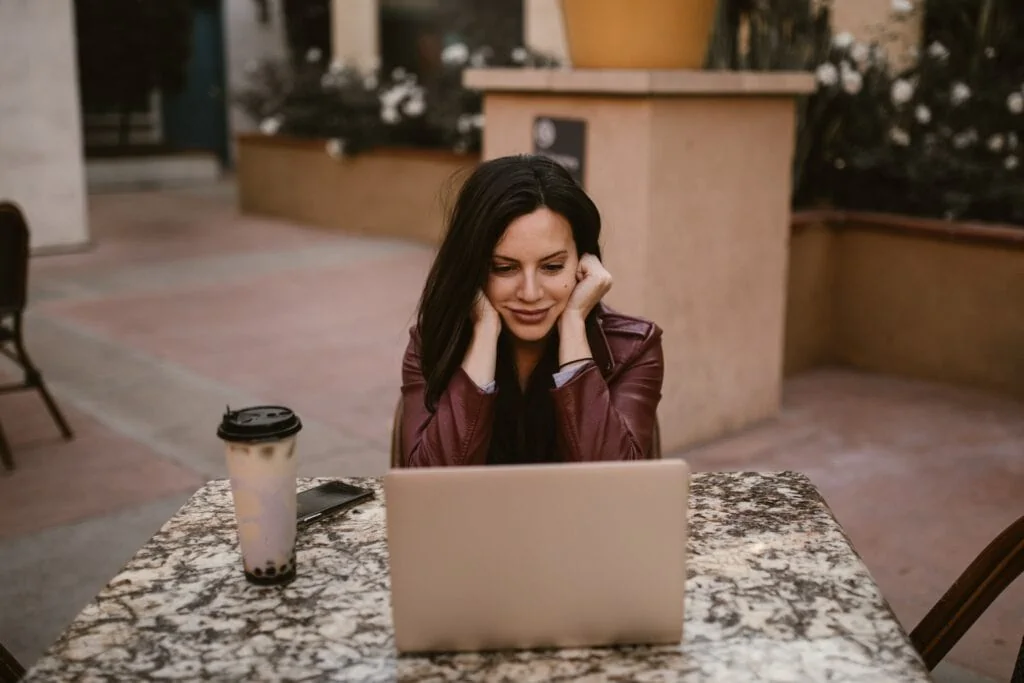 Long Distance or Breakup? What To Do If Your Girlfriend Is Leaving For College.