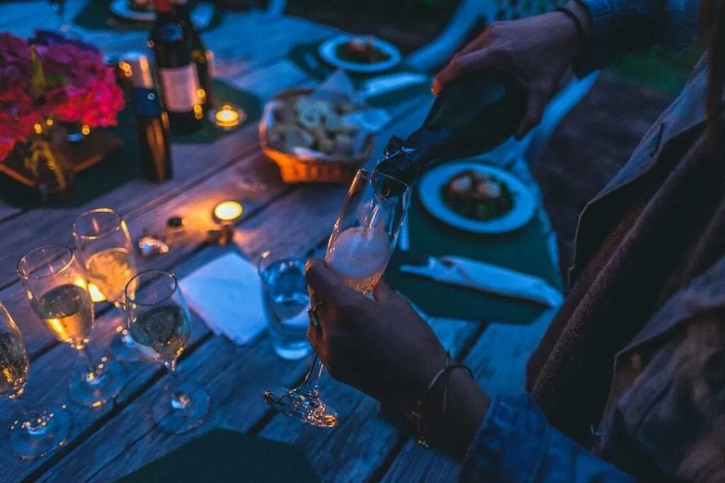 Lesbian Dating Guide: How to Prepare for a Date Confidently