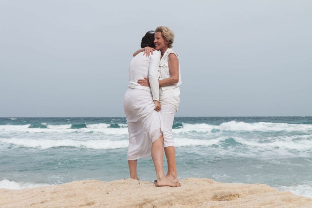 HER: Best Dating Site for LGBTQIA+ People Over 50
