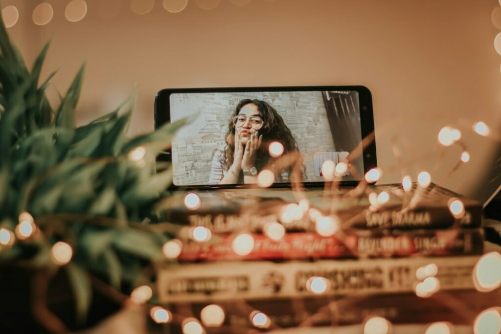 Making Dating Long Distance Work: Tips for Sapphic Couples
