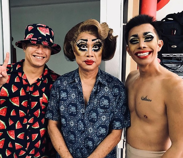 Thai drag queen Pangina Heals transforms her 73-year-old father into a glamorous diva. Pangina Heals gives her 92-year-old grandmother a stunning drag makeover with wigs and extravagant makeup."Pangina Heals' aunt undergoes a fabulous drag transformation, donning flashy outfits and bold makeup.