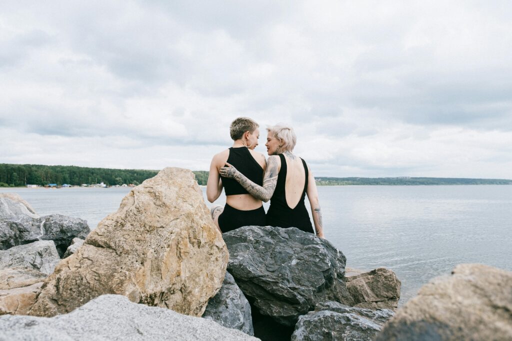 8 Essential Tips for Lesbian Dating in Your 30s