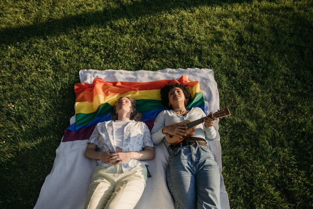 10 Essential Tips for Coming Out as Bi While Dating